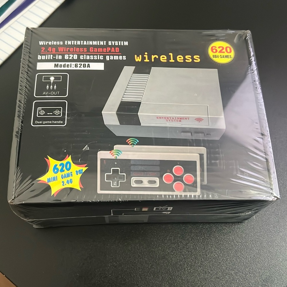 Nintendo wireless gaming system with 620 games included